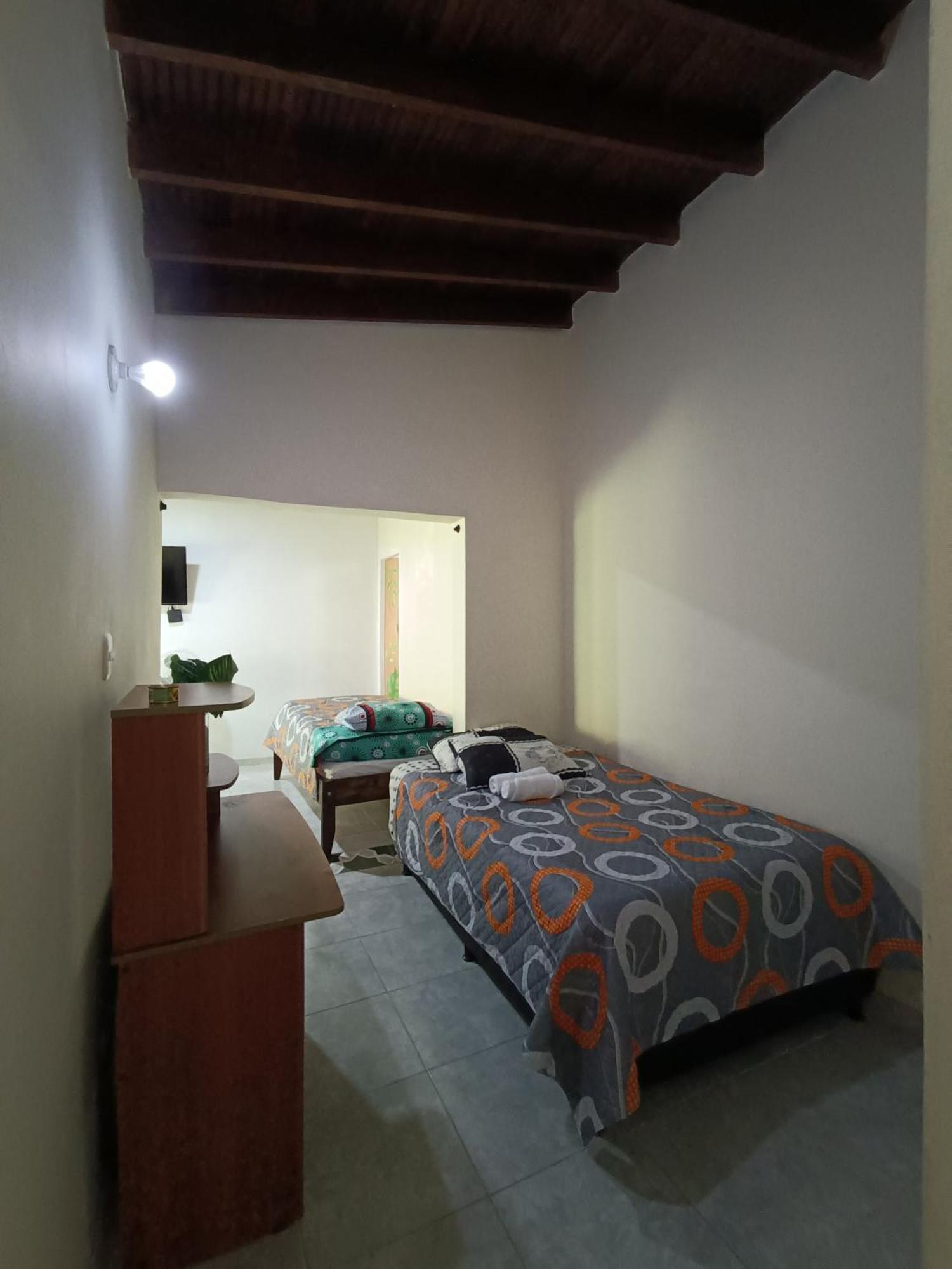 Pa Pasiar Hostal Медельїн Номер фото